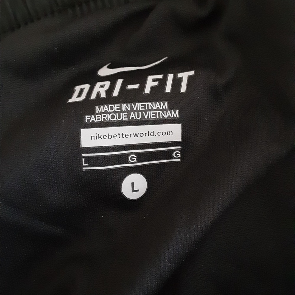 Nike - Picture 3 of 3